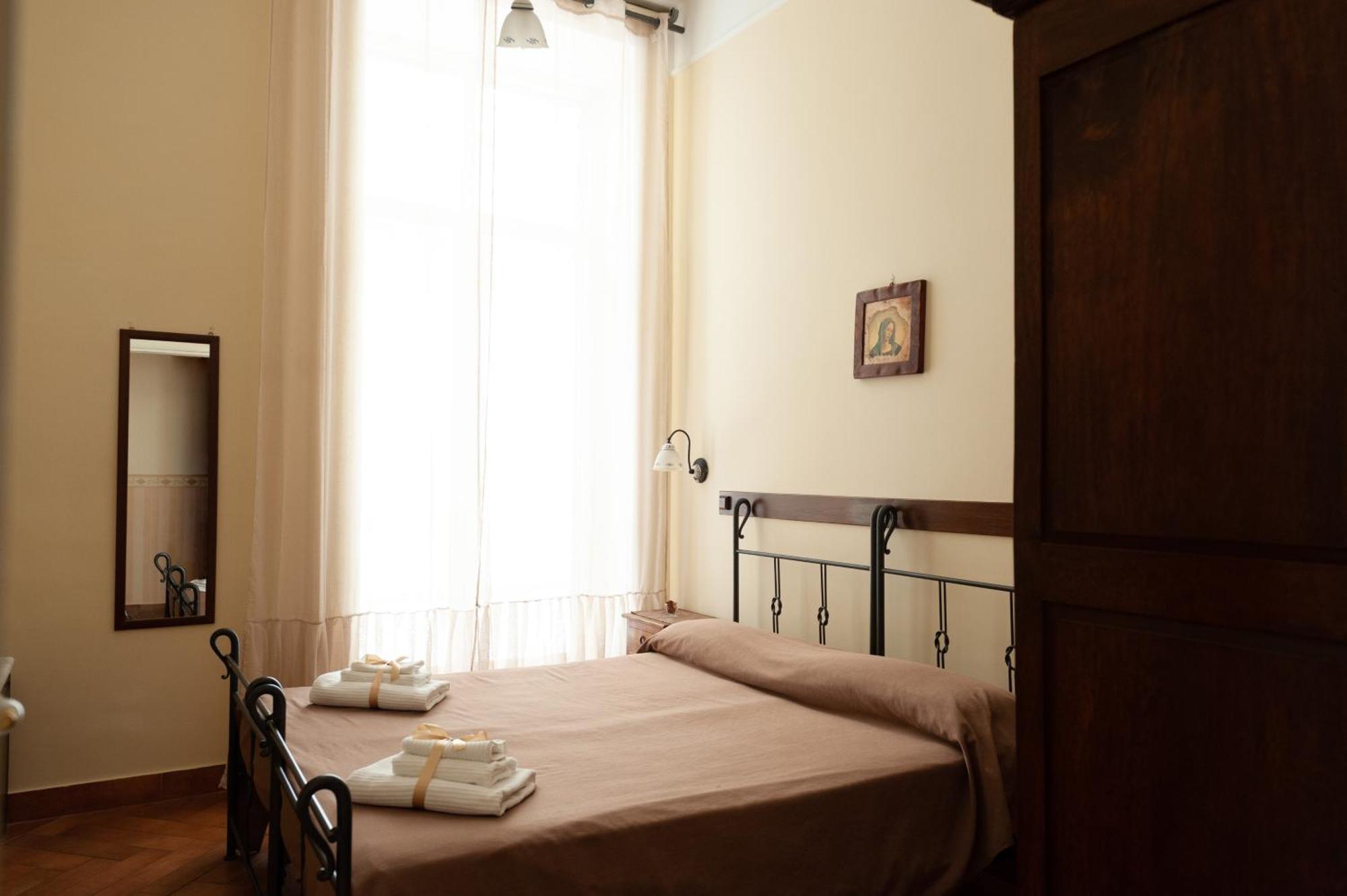 B&B Conte Cavour Nápoles Exterior foto