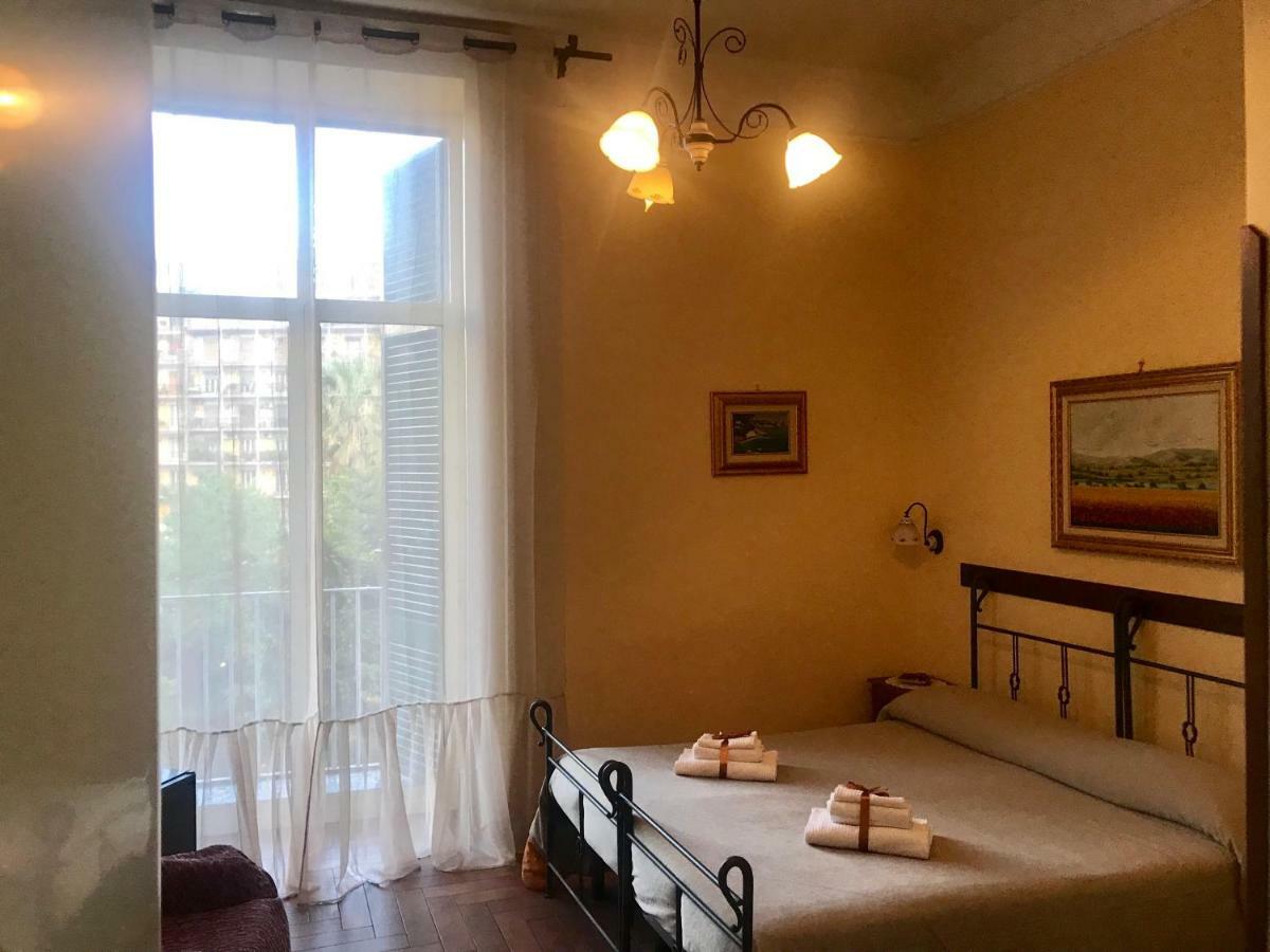B&B Conte Cavour Nápoles Exterior foto